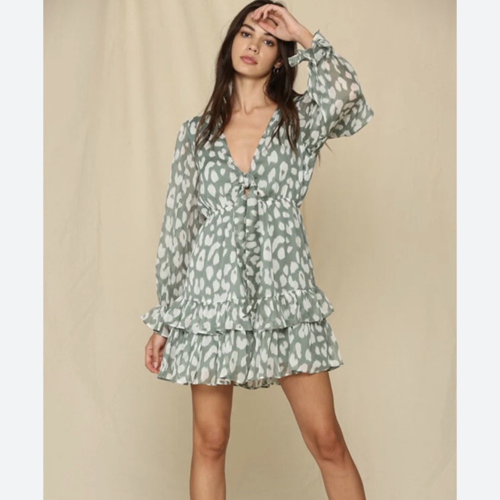 By Together Green Leopard Print Chiffon Ruffled Dress NWOT - Picture 1 of 12